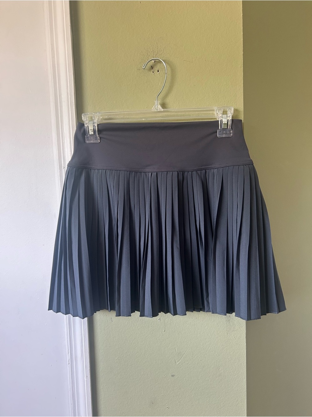 NWOT Santiny Pleated Women’s Active Tennis Skort in Charcoal Gray Sz M
